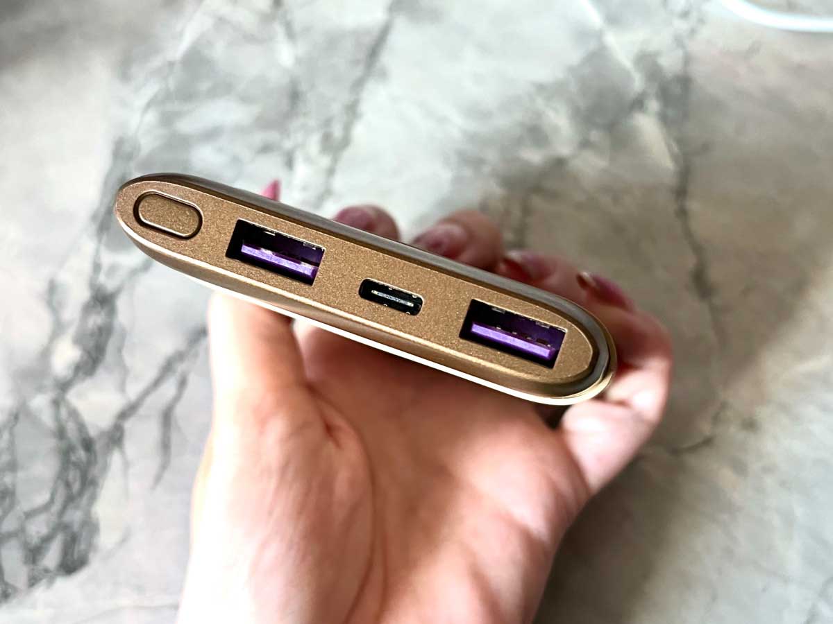 omars炫彩系行動電源,最高20W快速充電,支援邊充邊放!最時尚最輕巧的行動電源。